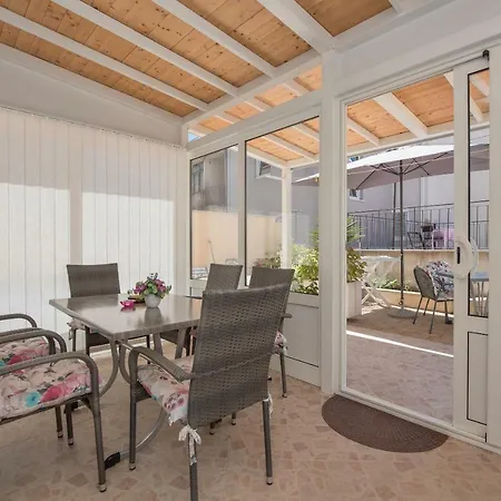 Mona * Макарська