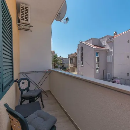 Mona Апартаменти