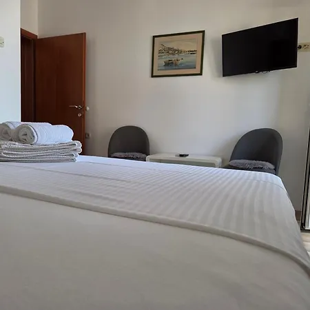 Apartment Mona Makarska