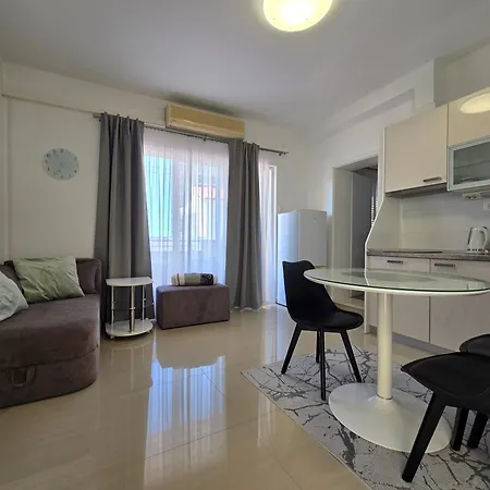 Apartment Mona Makarska