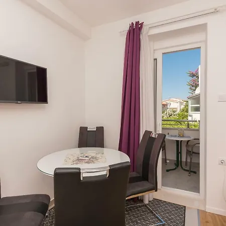 Mona Apartman Makarska