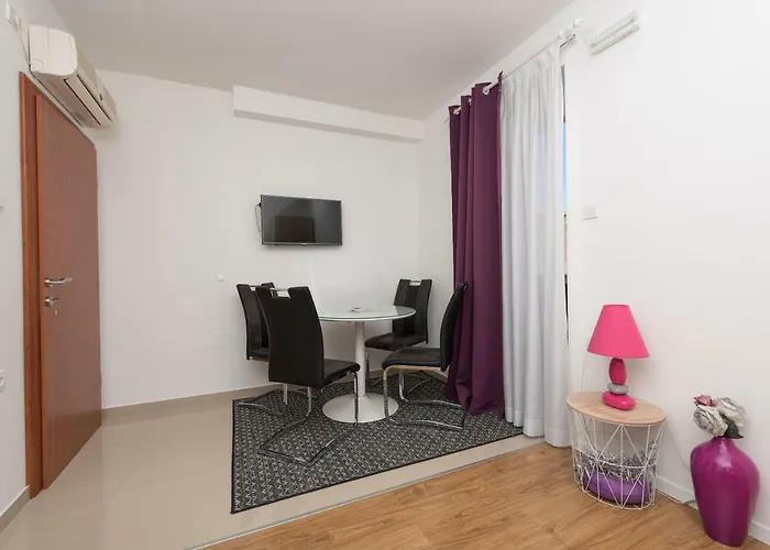 Mona Apartment Makarska