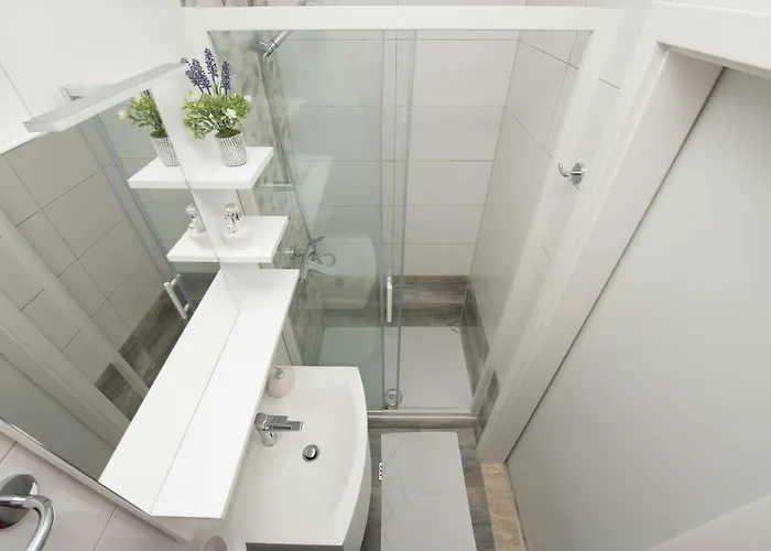 Апартаменти Mona *