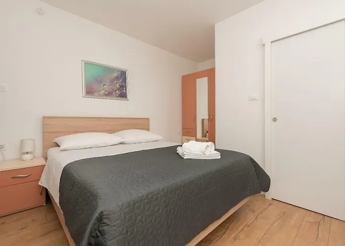 Apartment Mona Makarska