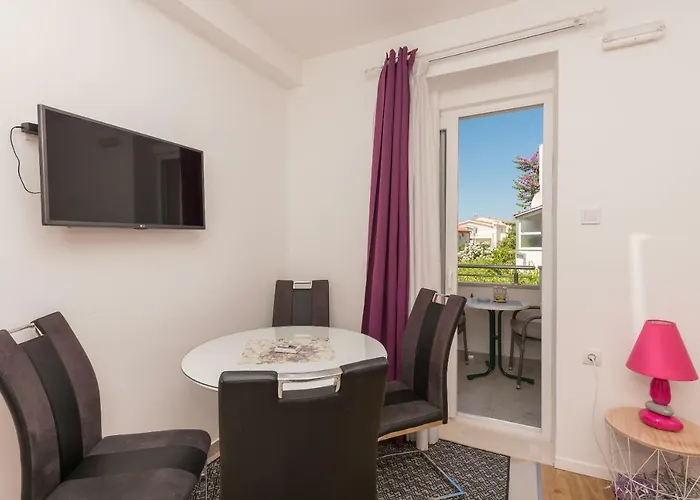 Mona Apartment Makarska